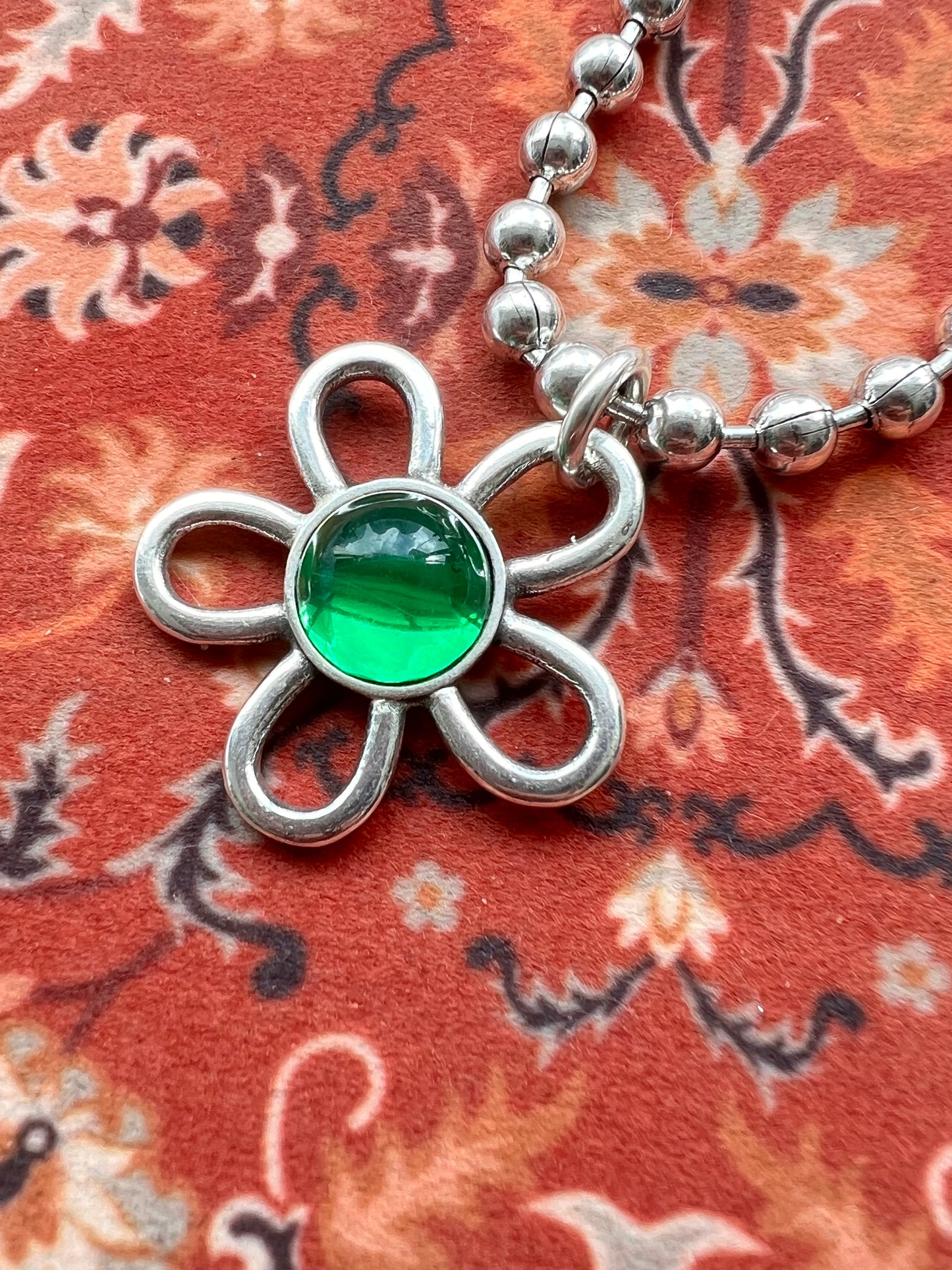 Otro 西班牙飾物】Otro Accesorio 圓珠鍊花花頸鍊 (Ball Chain Necklace with