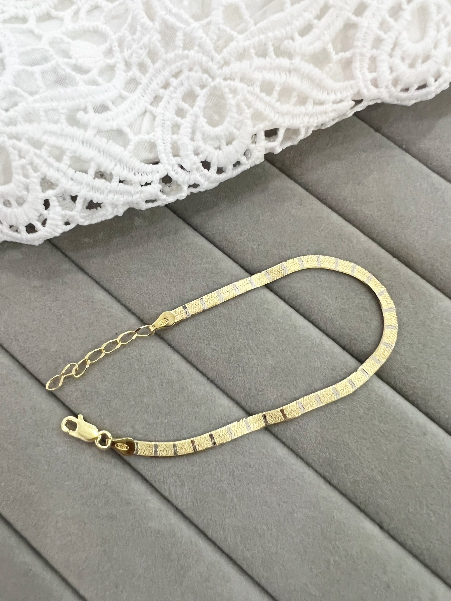 Snake bracelet gold