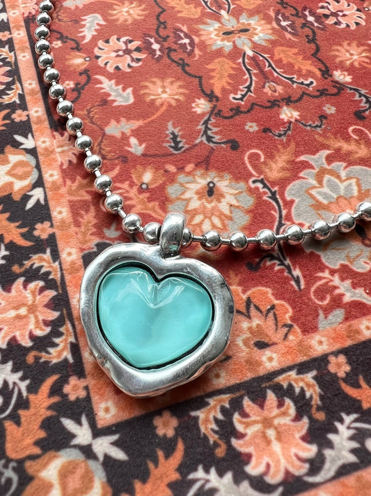【Otro 西班牙飾物】Otro Accesorio 圓珠鍊樹脂愛心頸鍊 (Ball Chain Necklace with Heart Pendant