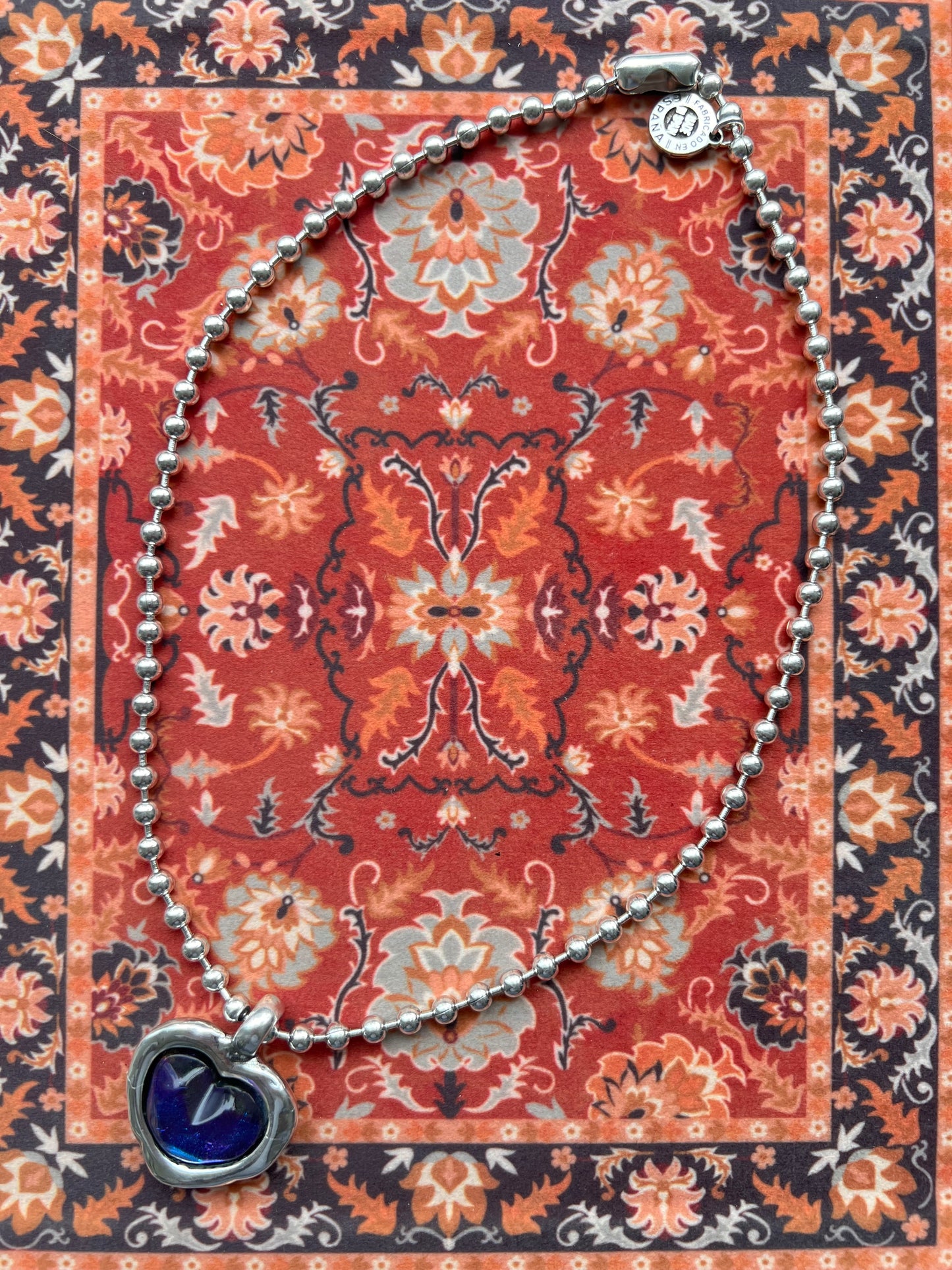 【Otro 西班牙飾物】Otro Accesorio 圓珠鍊樹脂愛心頸鍊 (Ball Chain Necklace with Heart Pendant)