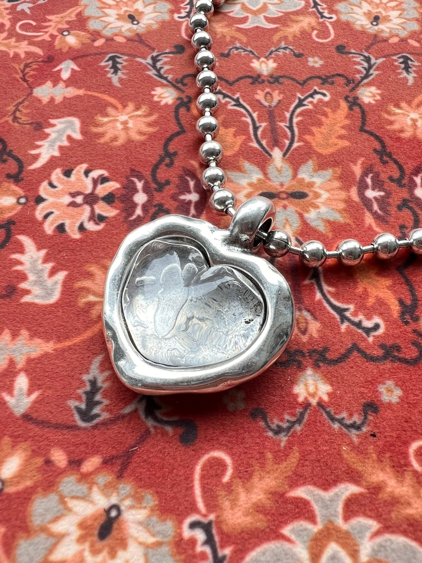 【Otro 西班牙飾物】Otro Accesorio 圓珠鍊樹脂愛心頸鍊 (Ball Chain Necklace with Heart Pendant