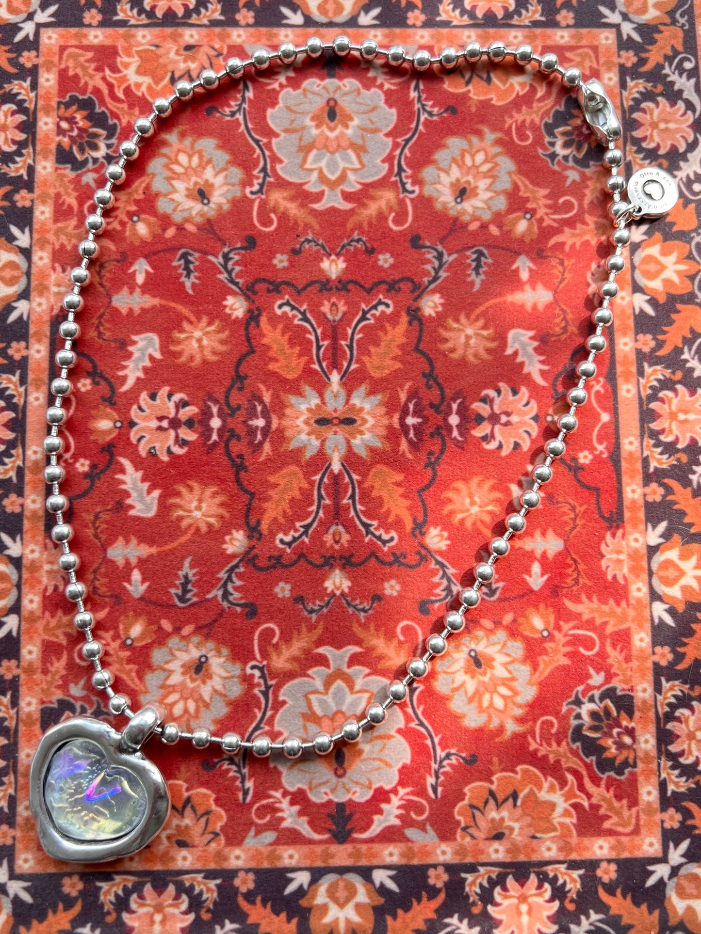 【Otro 西班牙飾物】Otro Accesorio 圓珠鍊樹脂愛心頸鍊 (Ball Chain Necklace with Heart Pendant)