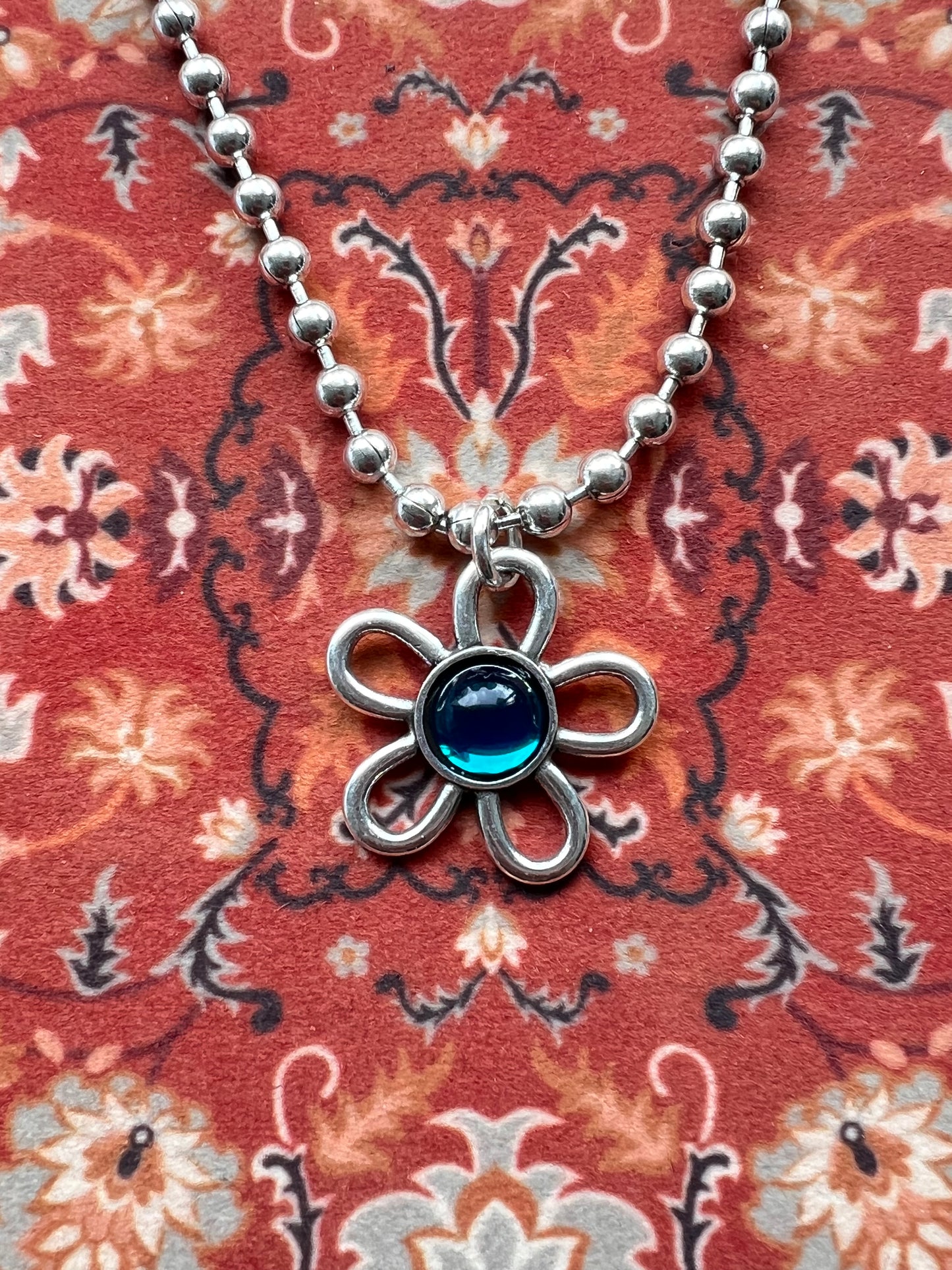 【Otro 西班牙飾物】Otro Accesorio 圓珠鍊花花頸鍊 (Ball Chain Necklace with FlowerPendant)